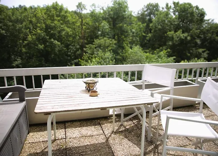 Sunny & Cozy Studio With Shared Swimming Pool
